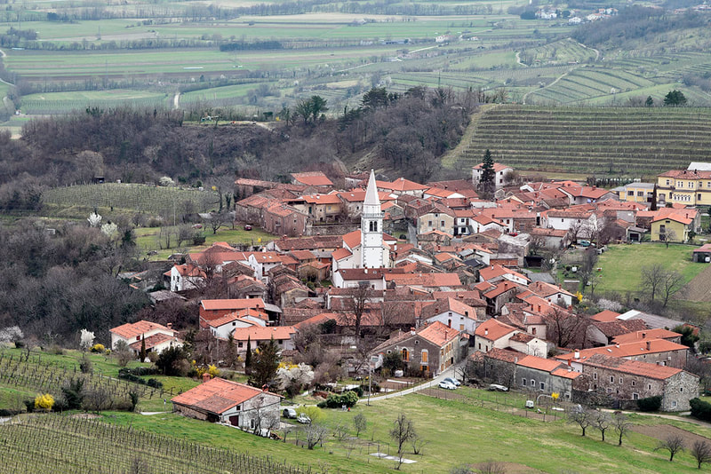 Goče - slikovita vasica nad Vipavsko dolino
